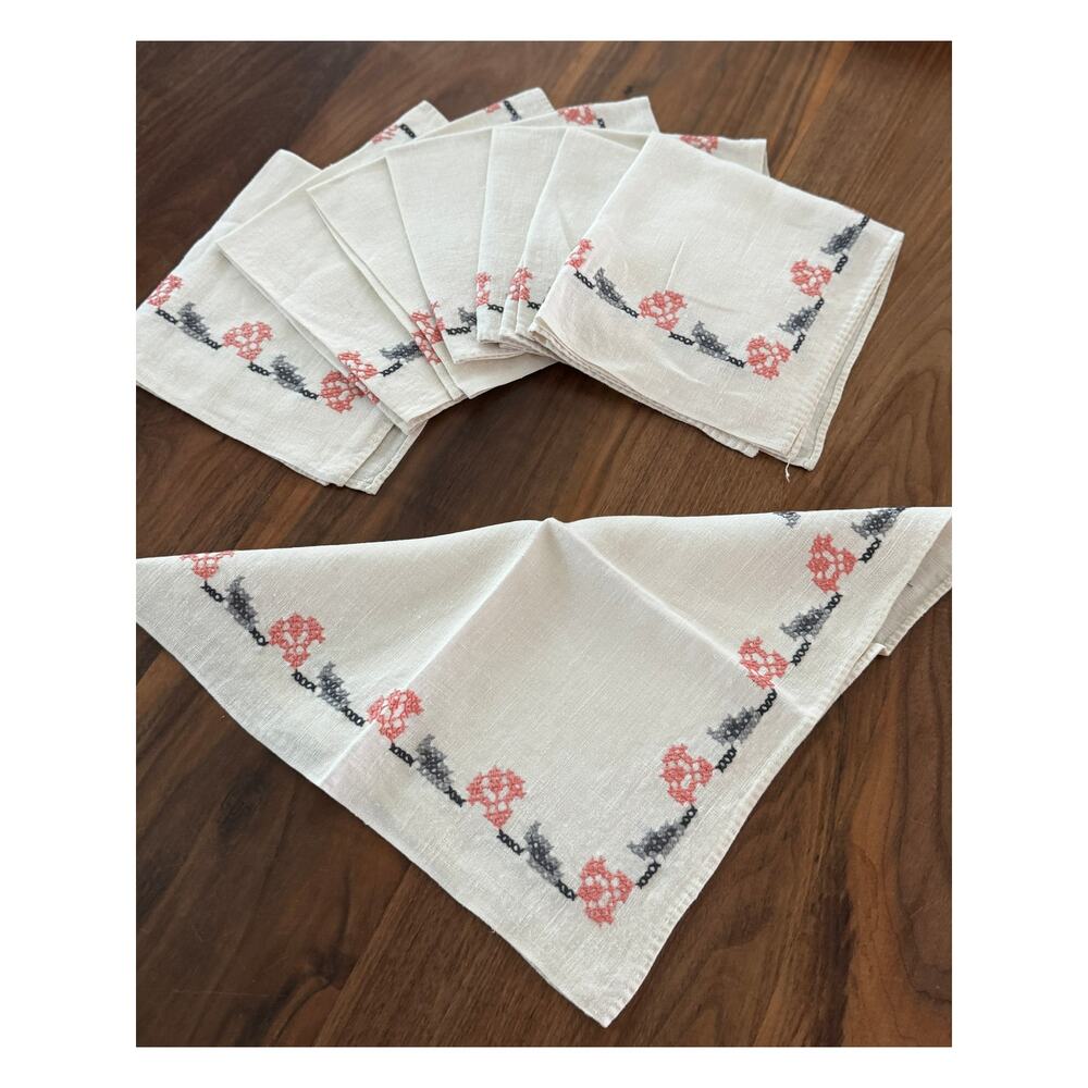 Set of 8 Vintage Linen Napkins Hand Embroidered Floral Farmhouse